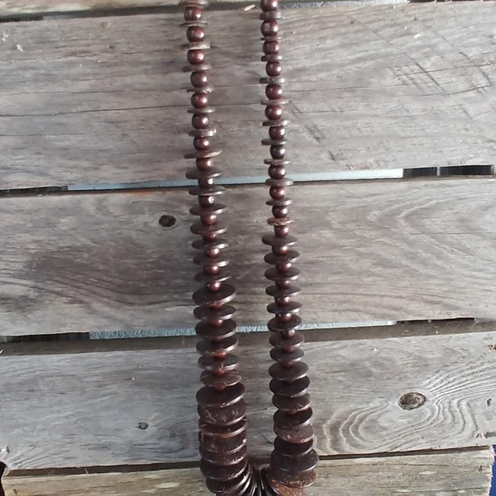 Long brown necklace